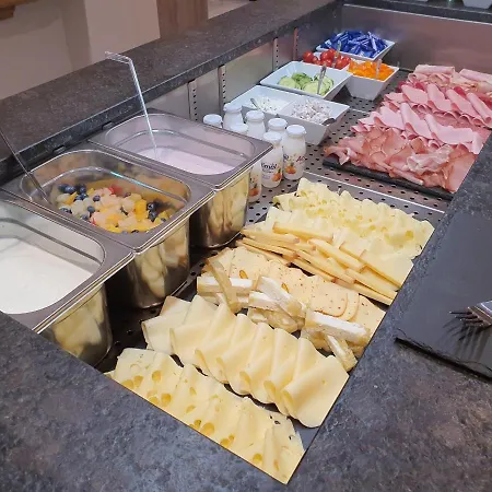 Garni Romantik Otel Fügen