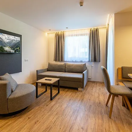 Hotel Garni Romantik Hotel 4*