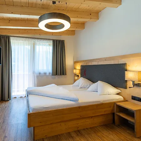 Garni Romantik Fügen