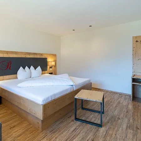 Garni Romantik Otel Fügen