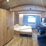 Garni Romantik Fügen